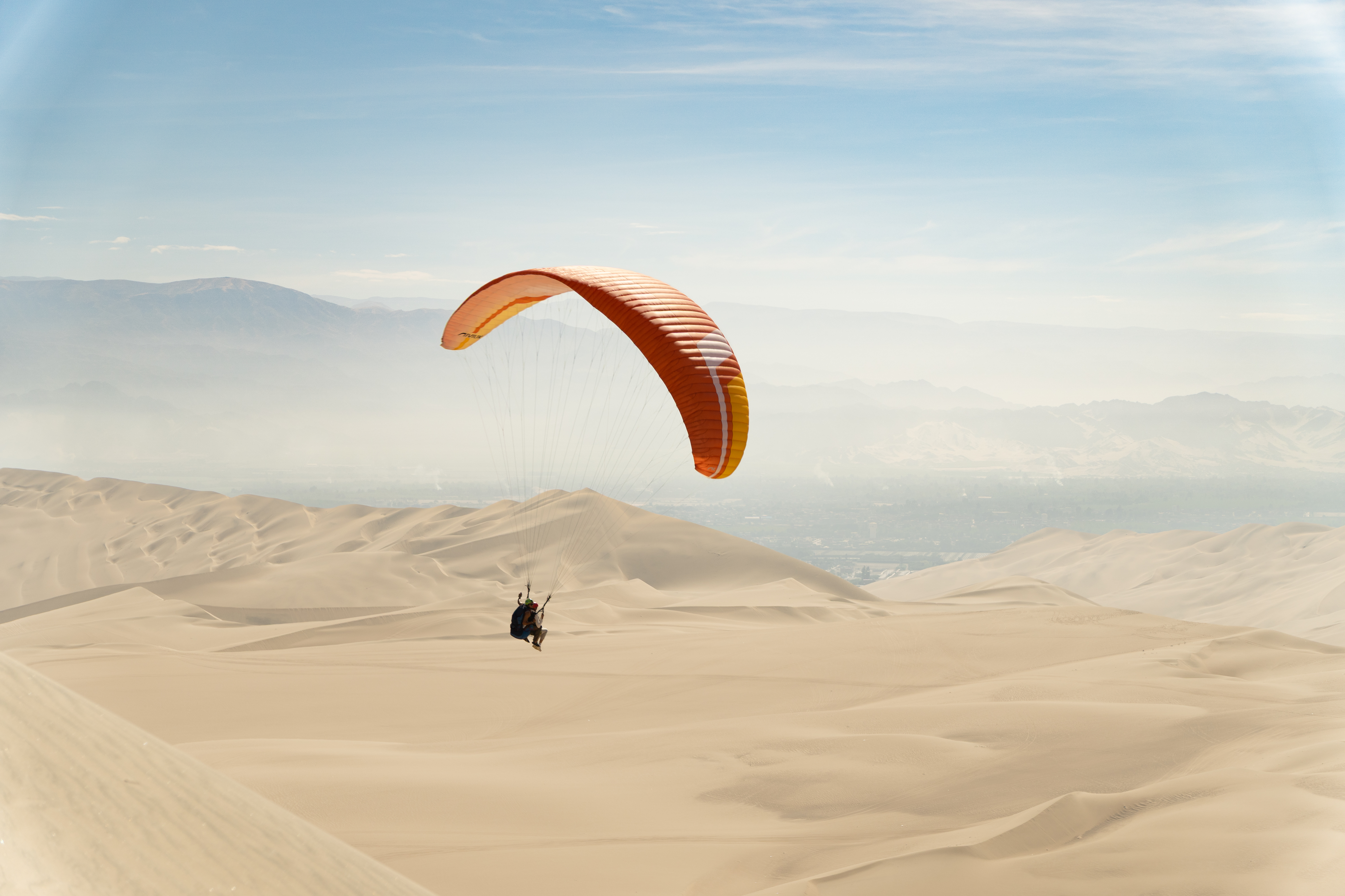 Vuelo tándem en parapente sobre Huacachina